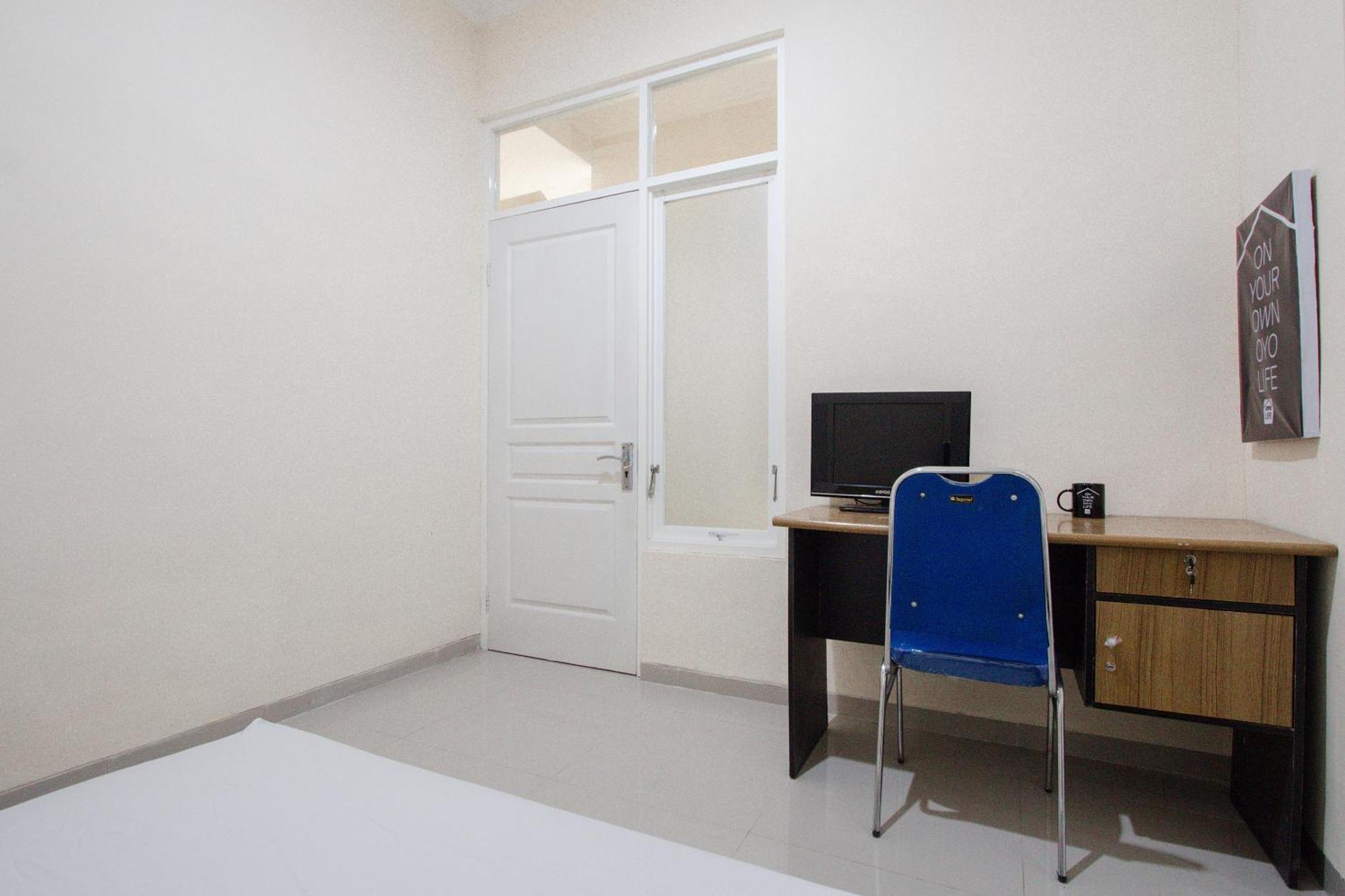 Oyo Life 3531 Eka Malang