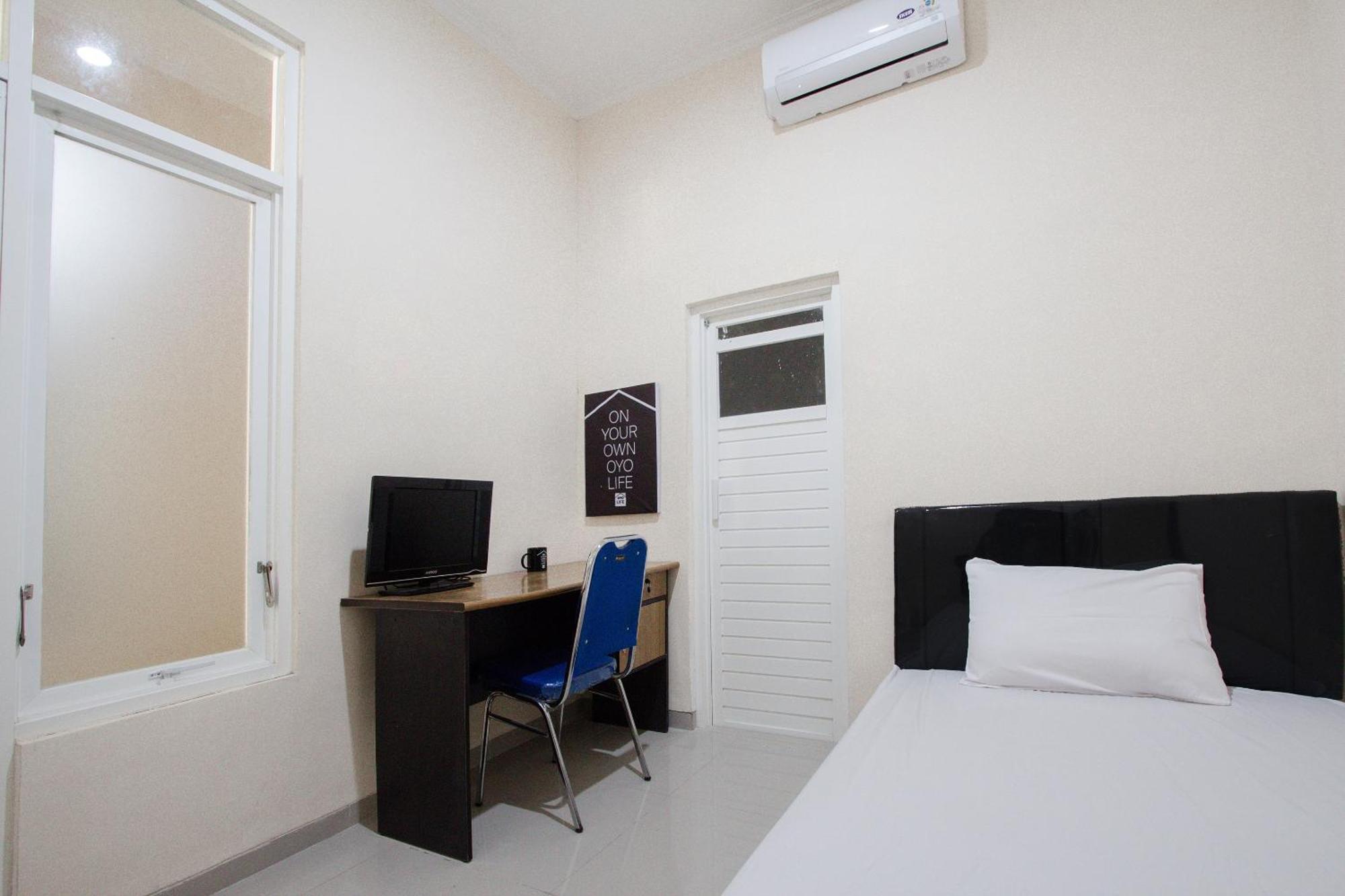 Oyo Life 3531 Eka Hotel Malang